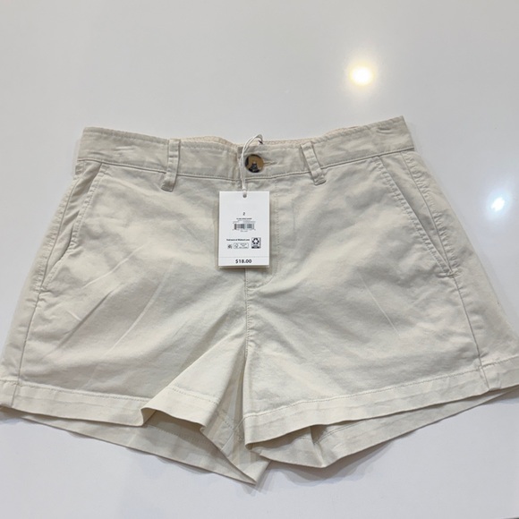 Free Assembly Pants - Free Assembly Women's Cream Shorts. NWT Size 2